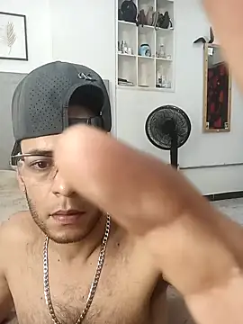 Alphamaster_92 Chat XXX live