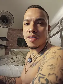 AlphaMasterXxx 现场XXX聊天