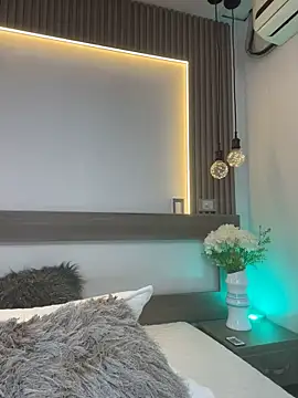 evelyn_hills Adlı Modelin Canlı XXX Sohbeti