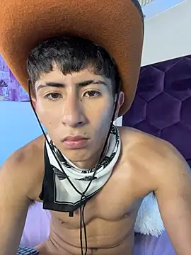 AndyJustgame_ live XXX chat
