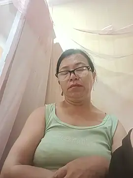 Chilly-wet Chat XXX live