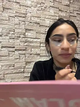 Lucyjoi live XXX chat