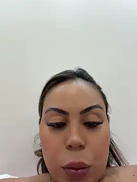 lariic Chat XXX live