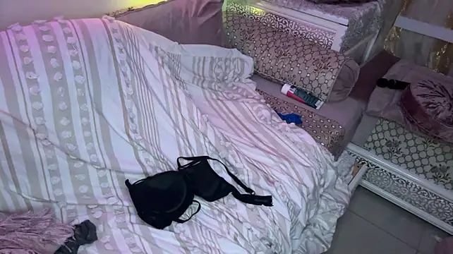 Marocainecoquine's Live XXX Chat