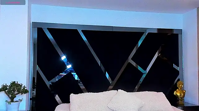 Raytorres Adlı Modelin Canlı XXX Sohbeti