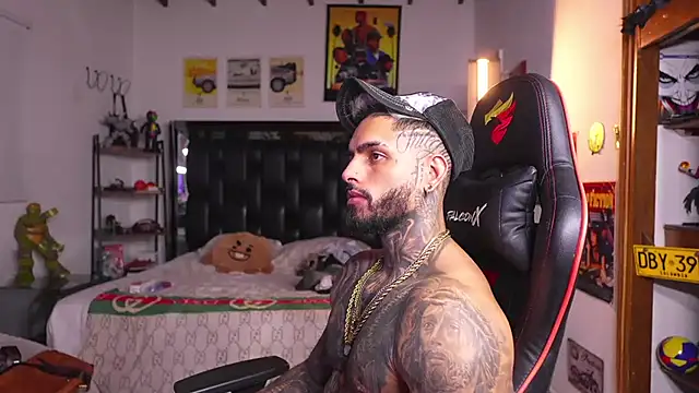logan_hugh8 Live XXX-Chat