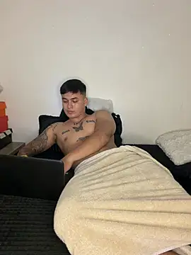 Онлайн чат XXX Christopher_strongg