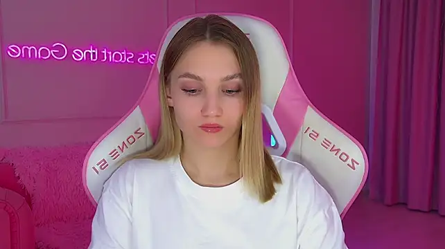 XXX chat uživo modela StacyEvances