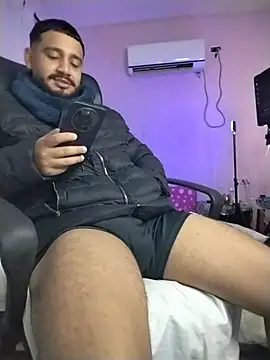 BadboyX333 XXX чат на живо