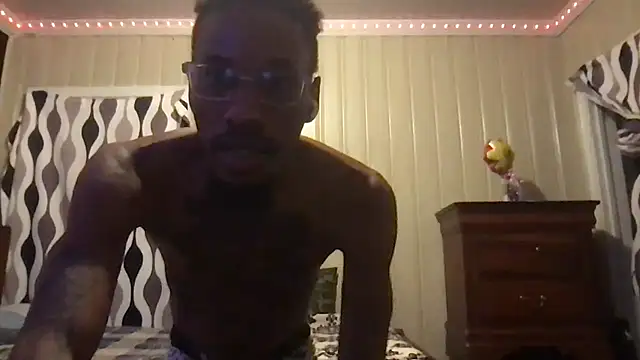 Show modela KingDerRico na web-kameri