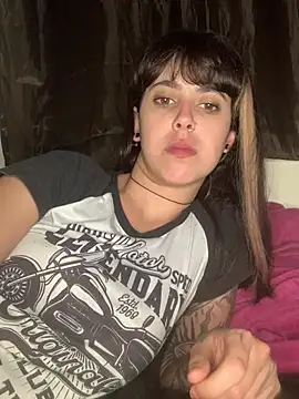ninapellegrini17's Live XXX Chat