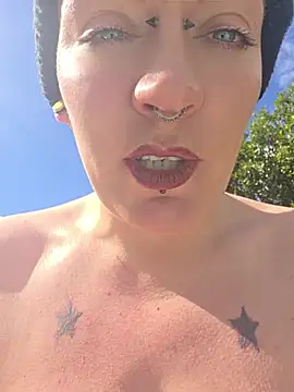 Chatroom XXX en direct de PinkTheHawk