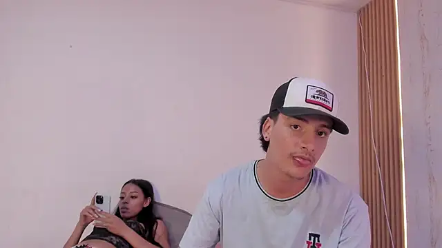 Chatroom XXX en direct de two_milkyway