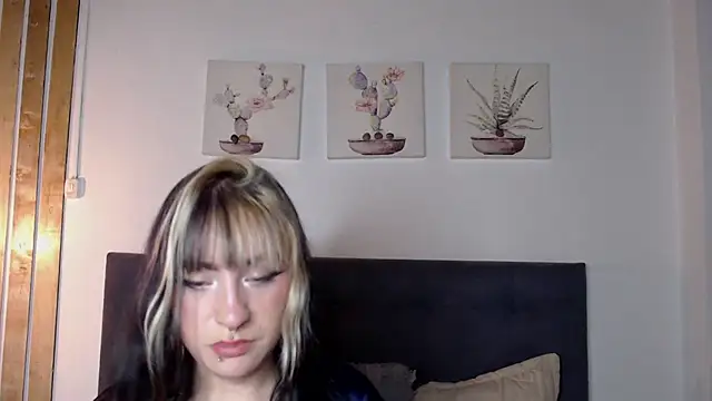 Chat +18 de melodyygirl_ ao vivo