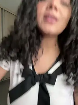 Curlyierr 现场XXX聊天