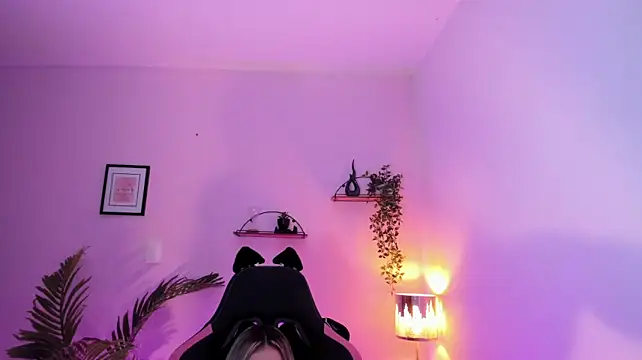 XXX chat uživo modela HannaMiller_1