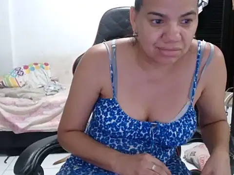 Adriana_0312 XXX чат на живо
