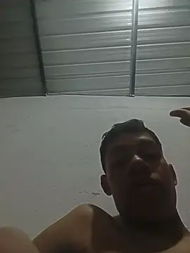 curious_straight_guy Live XXX Chat