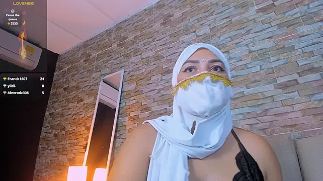 Онлайн чат XXX AylaNoir