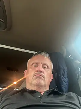 prekumstud élő XXX-chatje