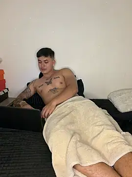 Christopher_strongg 现场XXX聊天