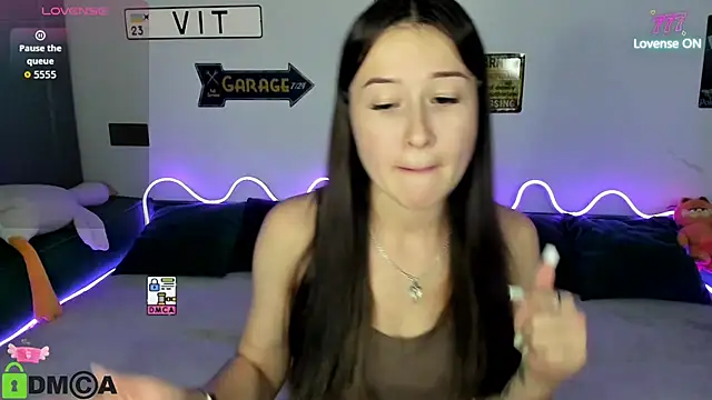 Bunny_B3's Live XXX Chat