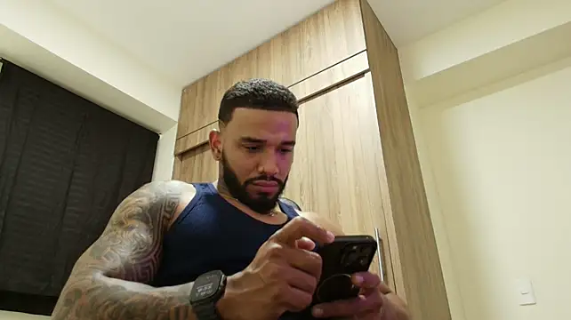 bruno_miller_ élő XXX-chatje