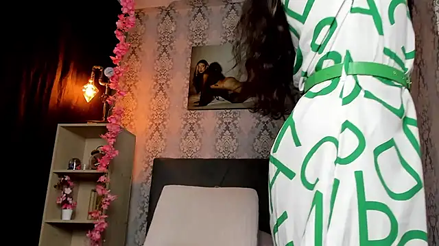 Alaia_Love77のライブXXXチャット
