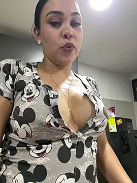 FOX_LATINA 现场XXX聊天