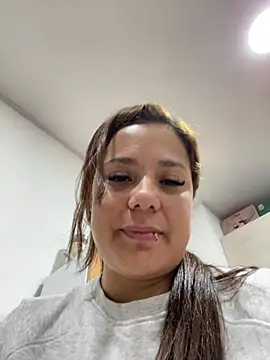 MelissaPrettyMilf 现场XXX聊天