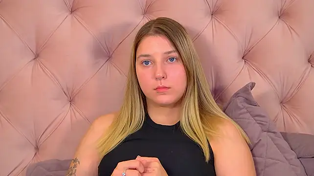 TinnaBurton's Live XXX Chat