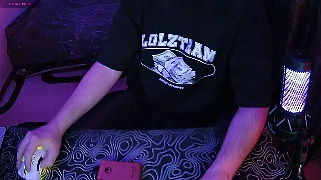 ZXCENSORED-のライブXXXチャット
