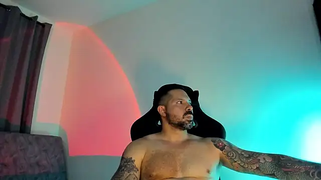 Pierre_Vidal's Live XXX Chat