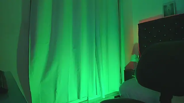 BellaRogen Live XXX chat