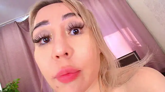 Yulianna_Smith's Live XXX Chat