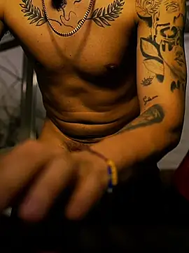 AlphaMasterXxx XXX чат на живо