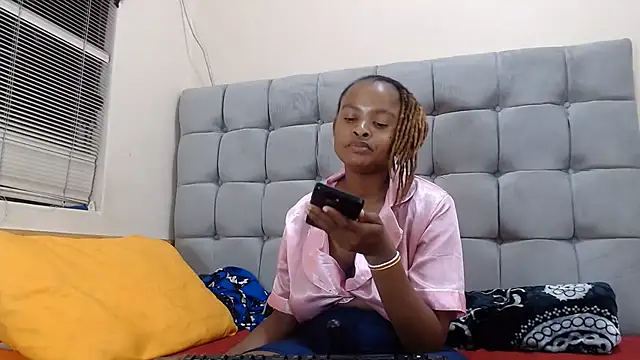 Chat +18 de Blond_Pink ao vivo