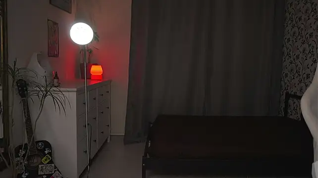 Chat +18 de PixieMeow_ ao vivo