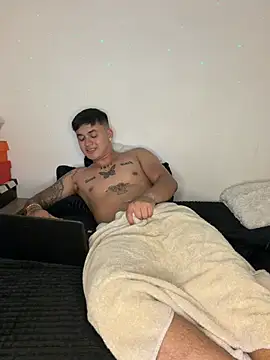 Czat XXX na żywo – Christopher_strongg