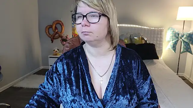 BonnnyBoobsy Adlı Modelin Canlı XXX Sohbeti