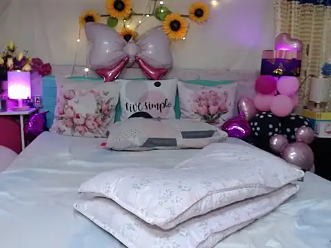 UrAsianPrincessDanie Adlı Modelin Canlı XXX Sohbeti