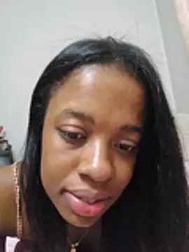 Im_Camila__ 现场XXX聊天
