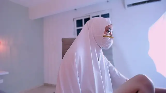 LittleNoor live XXX chat
