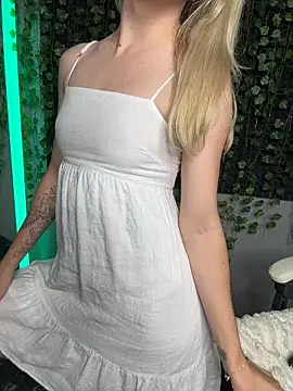 Eva_Kit Chat XXX live