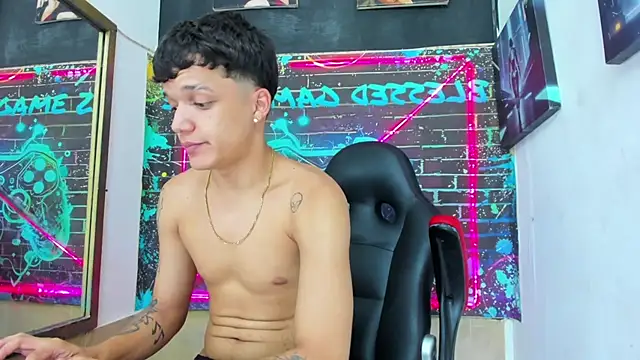 Apolo_Blessed Live XXX-chat