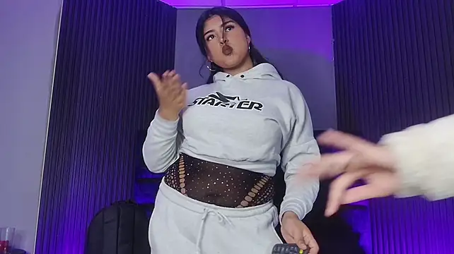 Chat +18 de MiiaLimour ao vivo