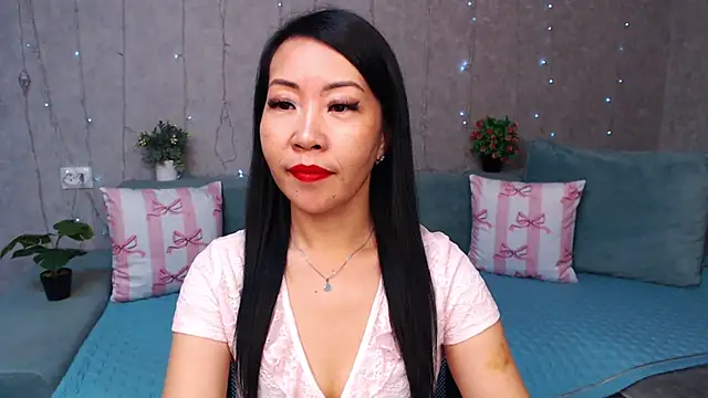 Chatroom XXX en direct de LiaPak