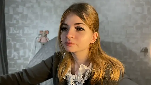 Chat +18 de Elirya ao vivo