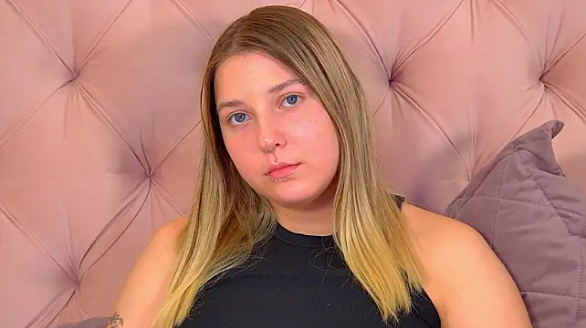 TinnaBurton's Live XXX Chat
