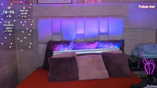 Chatroom XXX en direct de mia_devine_